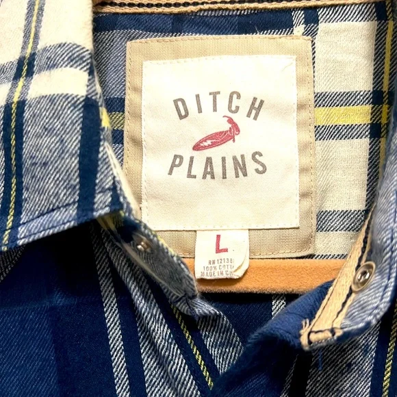 🏄🏻‍♂️🏄🏻‍♂️🏄🏻‍♂️DITCH PLAINS FLANNEL SHIRT NWOT SIZE LARGE 🏄🏻‍♂️🏄🏻‍♂️ - Picture 2 of 6